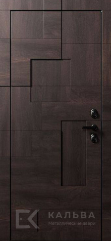 Фото №2 «Железная дверь с медальоном и МДФ-панелью венге геометрия №10»